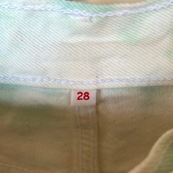 Levi's Premium High-Rise Deconstructed Jean Skirt White Pastel Tie Dye Denim - Picture 11 of 16